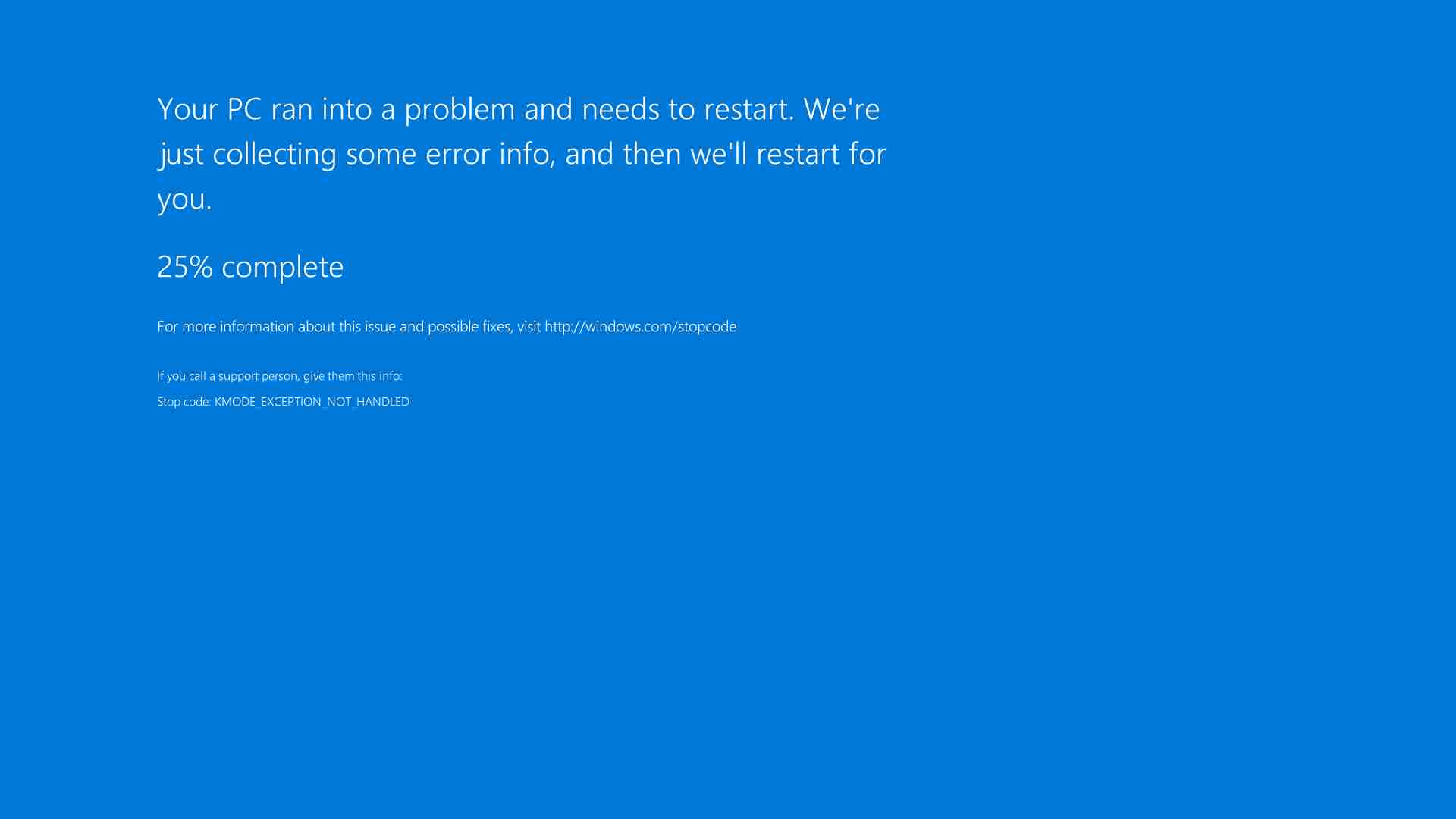 מסך כחול מ-Windows Server 2016 Datacenter.