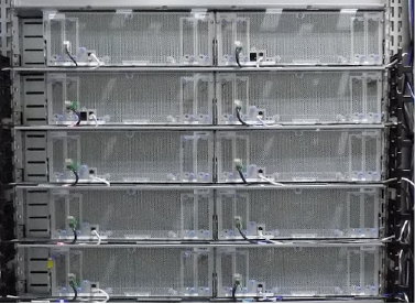 Un rack con cierto endurecimiento de hardware.