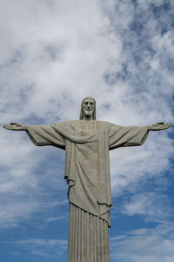 ブラジルのリオデジャネイロにあるコルコバードのキリスト像。