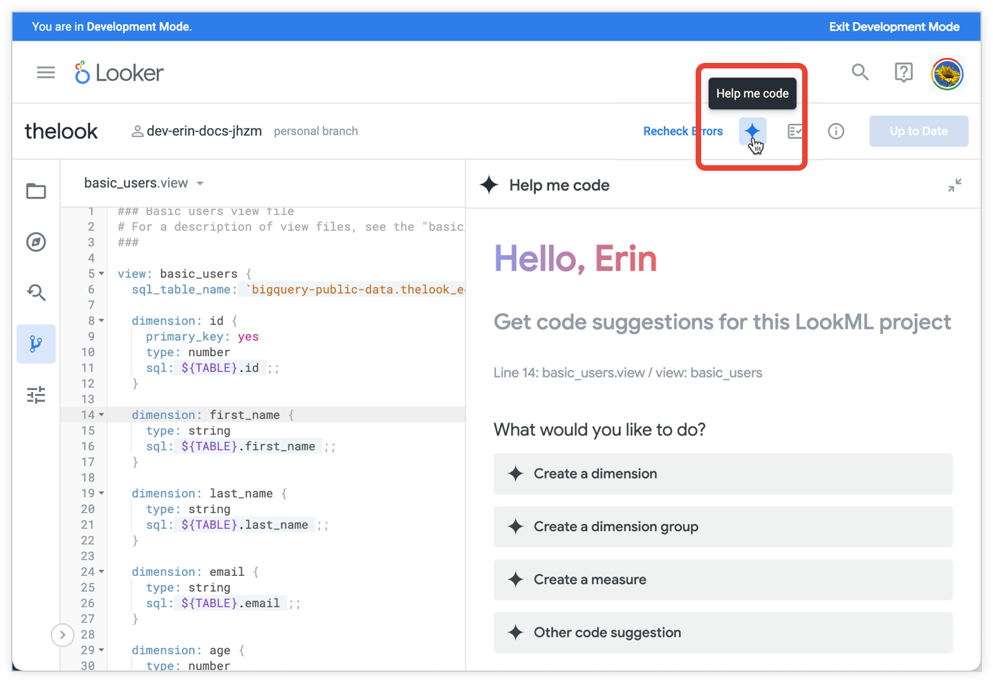 突出显示了“帮我编码”图标的 Looker IDE。