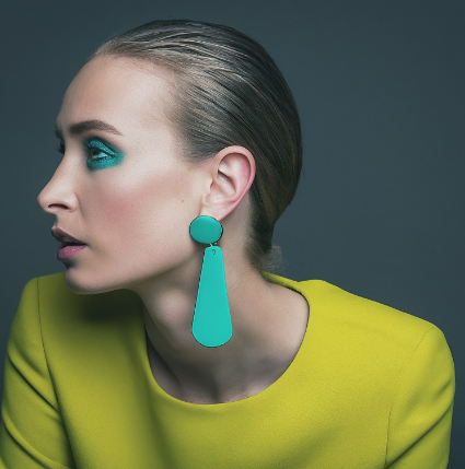 根据韩语提示所得的女性图片